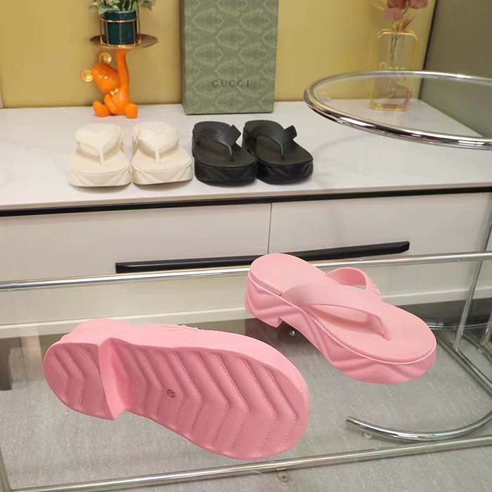 Gucci Women GG Thong Platform Slide Sandal Pink Rubber Mid 5 CM Heel