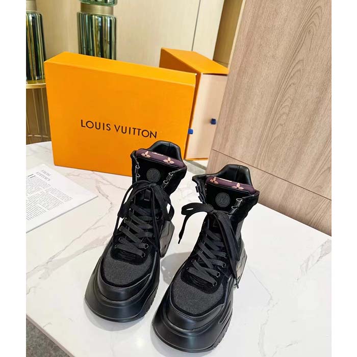 Louis Vuitton LV Unisex LV Archlight 2.0 Platform Ankle Boot Khaki Green Suede Calf Leather