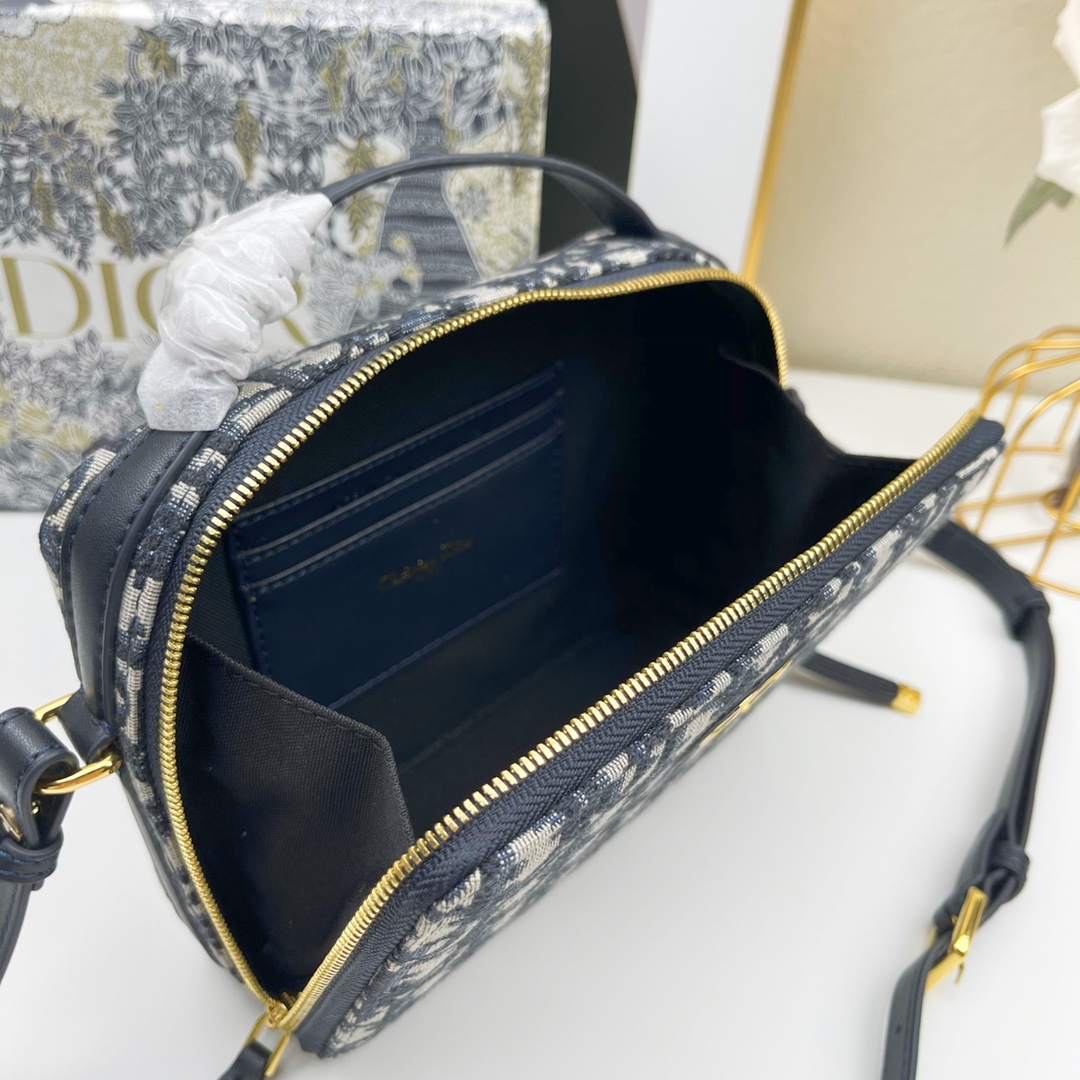 Dior Unisex CD 30 Montaigne Box Bag Blue Multicolor Dior Oblique Jacquard