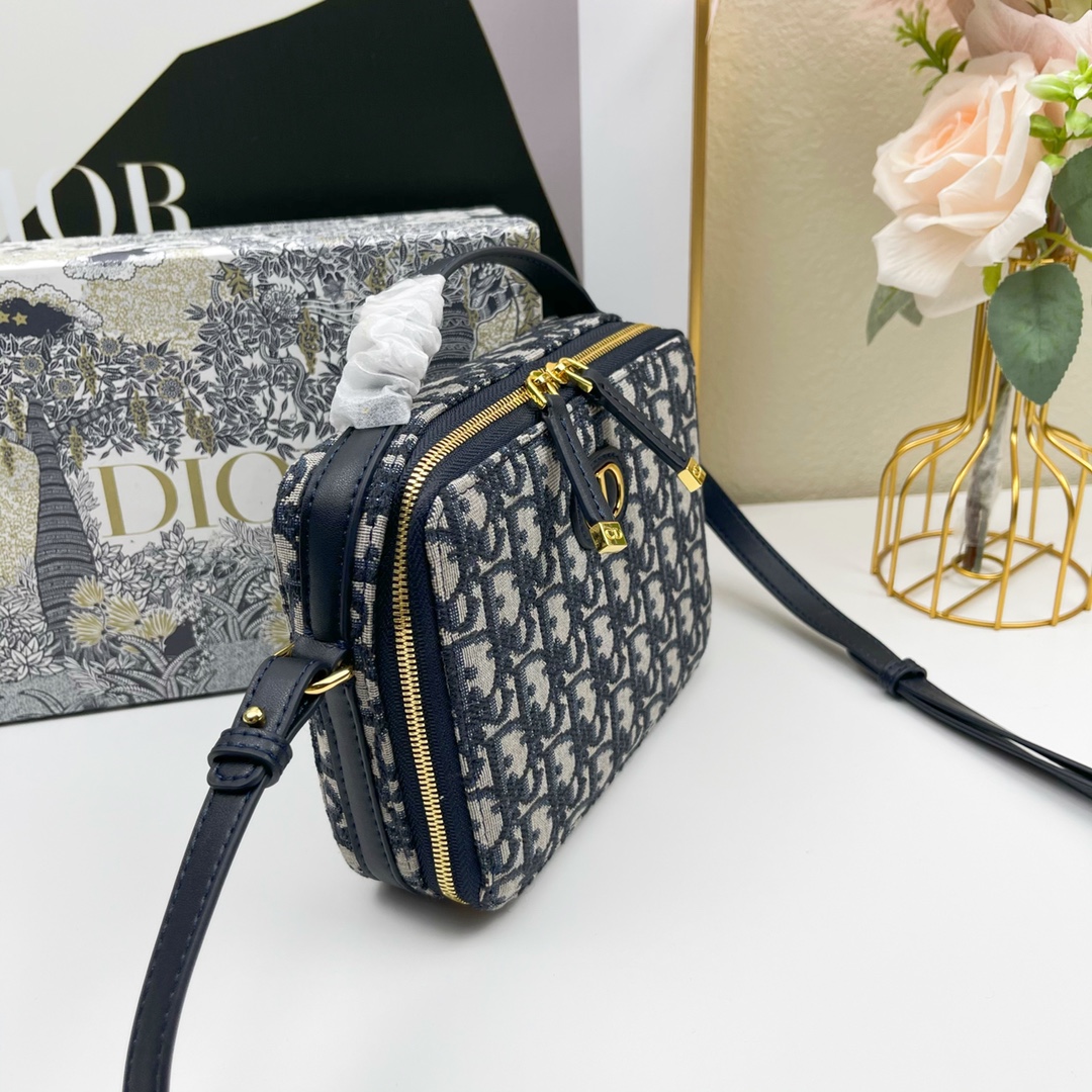 Dior Unisex CD 30 Montaigne Box Bag Blue Multicolor Dior Oblique Jacquard