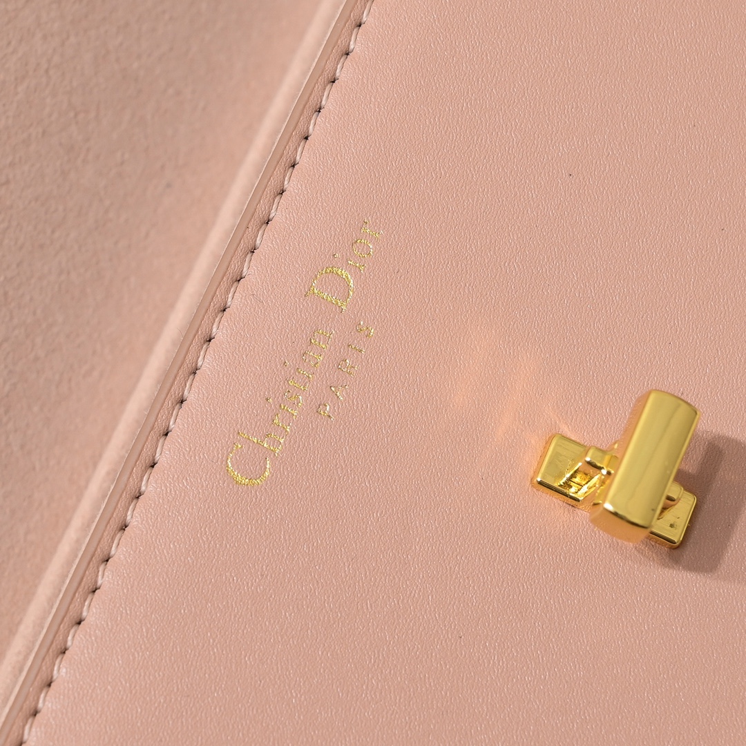 Dior Women CD Small 30 Montaigne Avenue Bag Antique Pink Box Calfskin