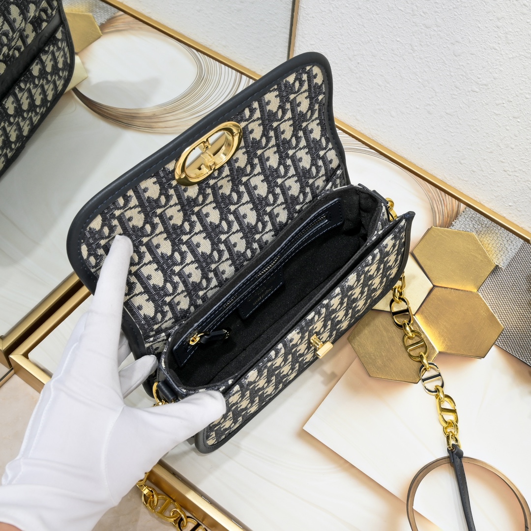 Dior Women CD Small 30 Montaigne Avenue Bag Blue Dior Oblique Jacquard