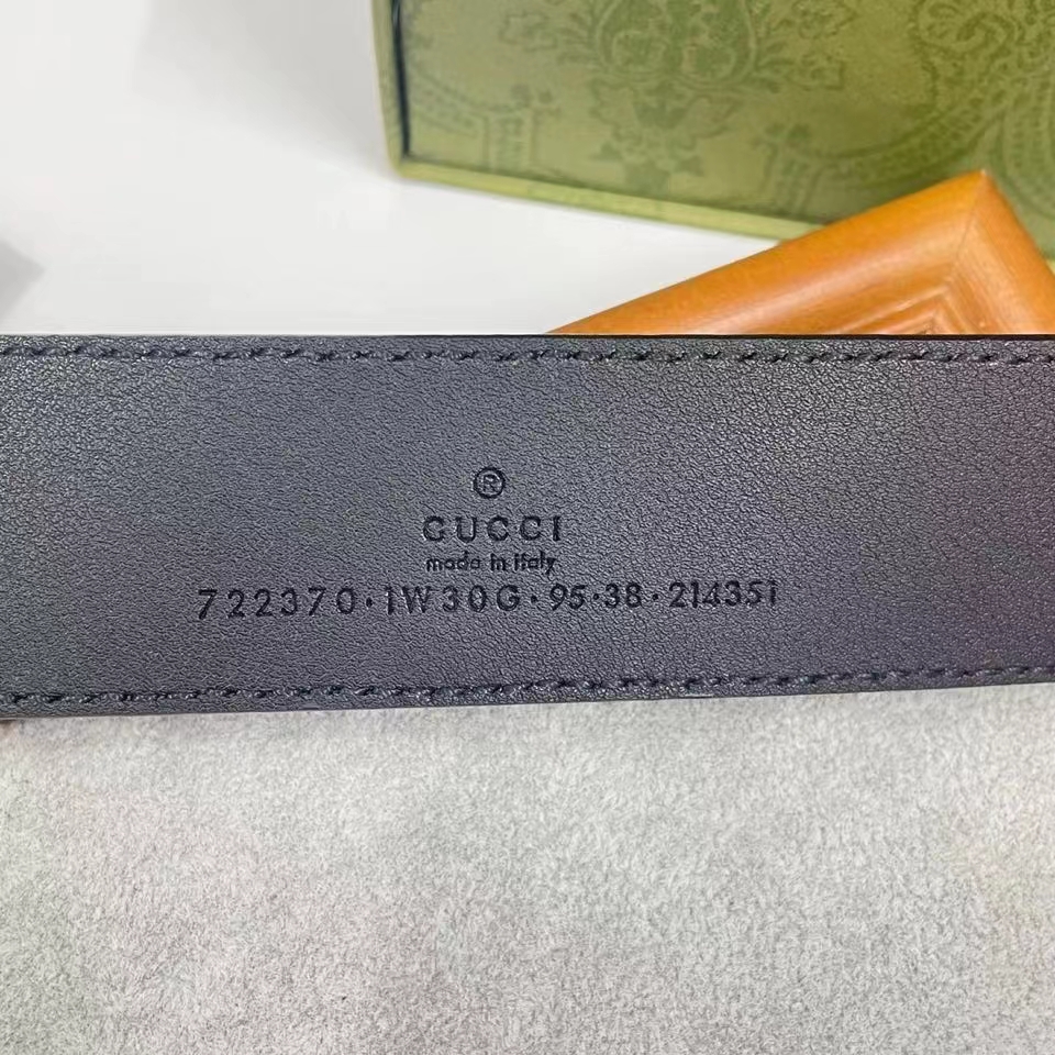 Gucci Unisex GG Belt Rectangular Buckle Black Leather 3.6 CM Width