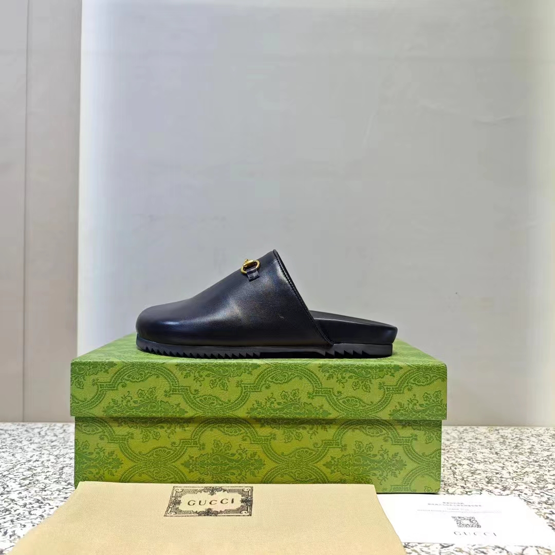 Gucci Unisex GG Horsebit Slipper Black Leather Gold-Toned Hardware Flat 2 CM Heel