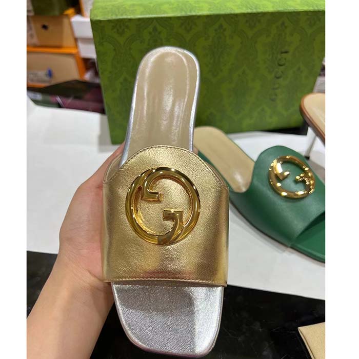 Gucci Women GG Nojum Blondie Slide Metallic Platinum Leather Round Interlocking G Flat