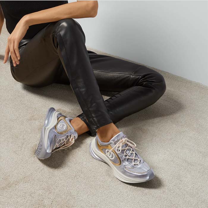 Gucci Unisex Run Sneaker Silver Metallic Leather Interlocking G Bi-Color Rubbe Low Heel