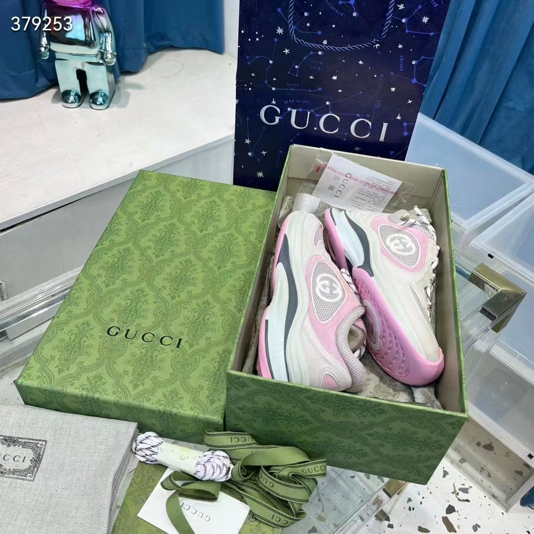 Gucci Women GG Run Sneaker Ivory Pink Suede Interlocking G Bi-Color Rubber Lace-Up Low-Heel