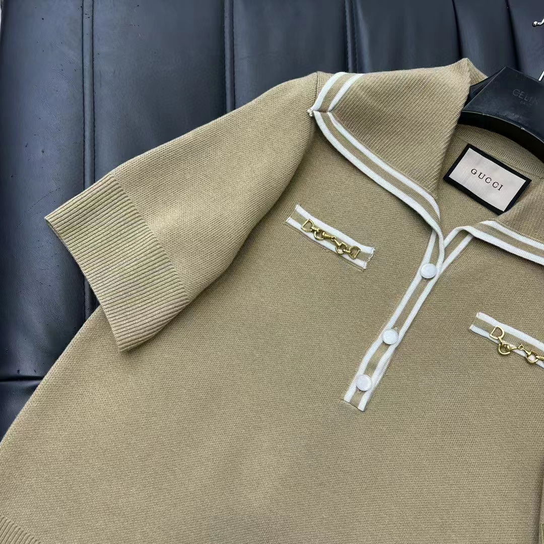 Gucci Women GG Wool Polo Shirt Horsebit Camel Wool Sailor Collar Two Front Pockets Short Sleeves