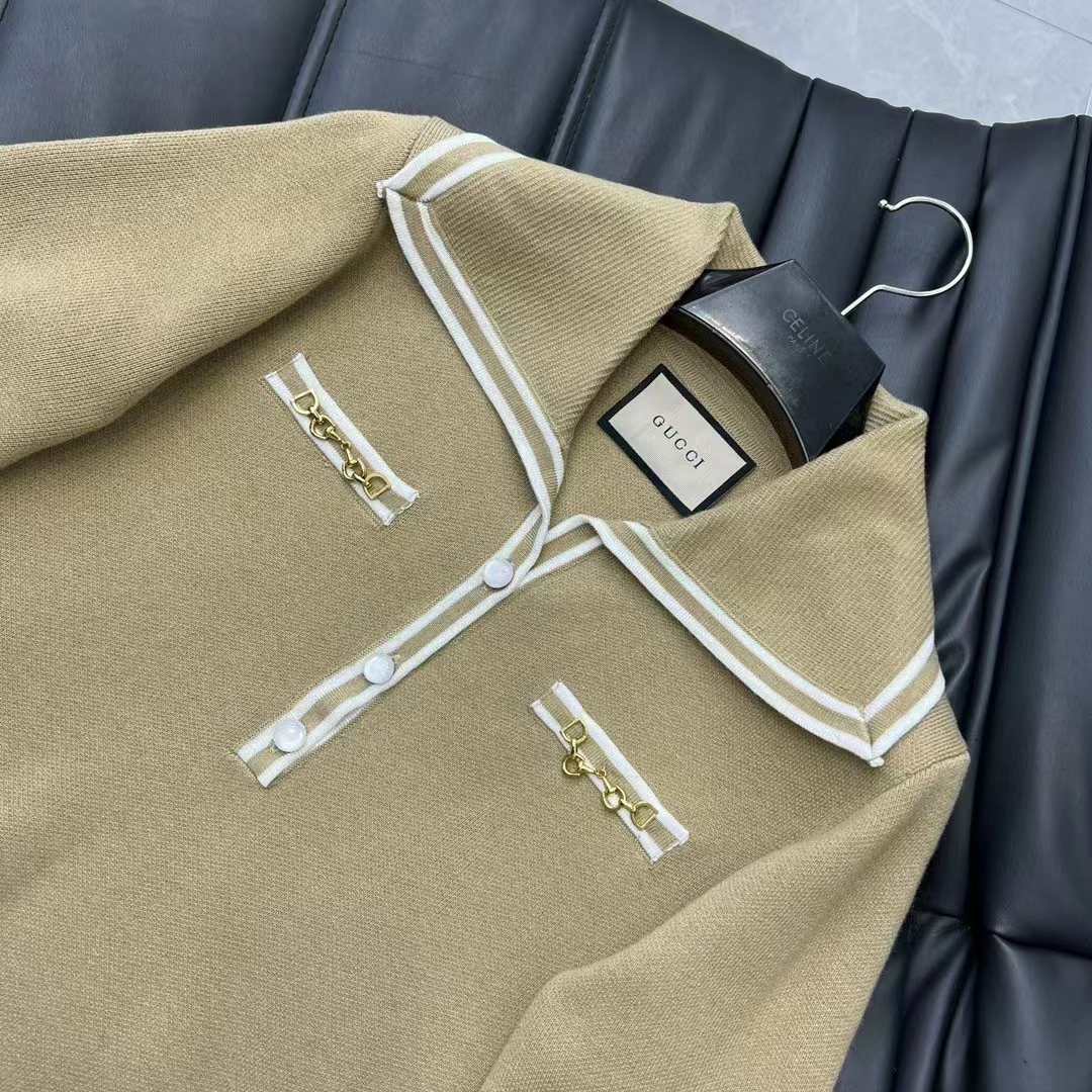 Gucci Women GG Wool Polo Shirt Horsebit Camel Wool Sailor Collar Two Front Pockets Short Sleeves
