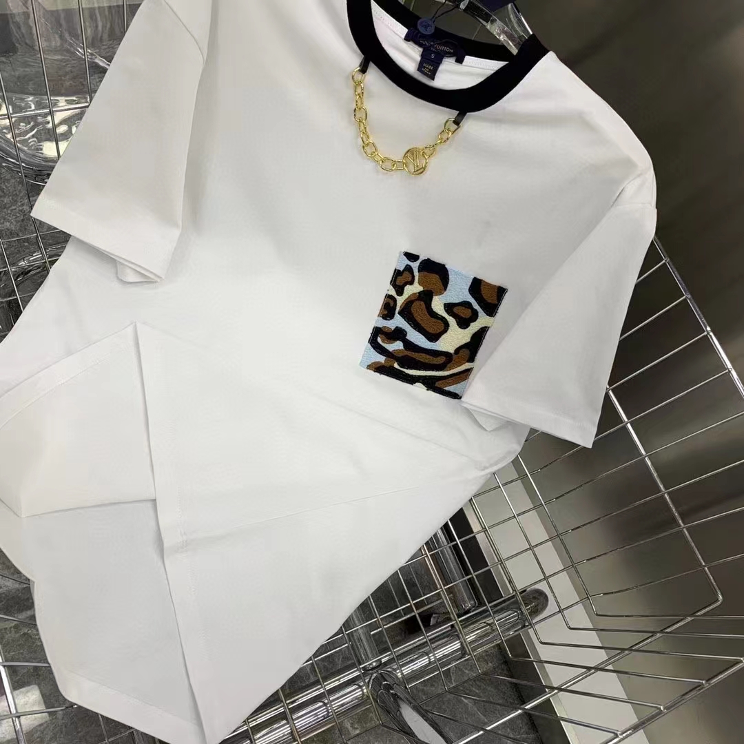 Louis Vuitton Men Animal Sequin T-Shirt Cotton White LV Golden Chain