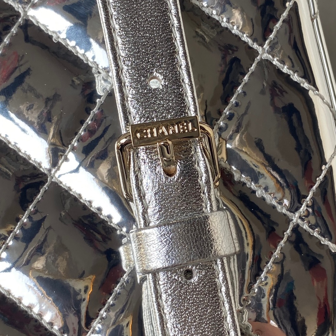 Chanel Women CC Flap Bag Star Coin Purse Mirror Calfskin Metallic Calfskin Gold-Tone Metal Silver