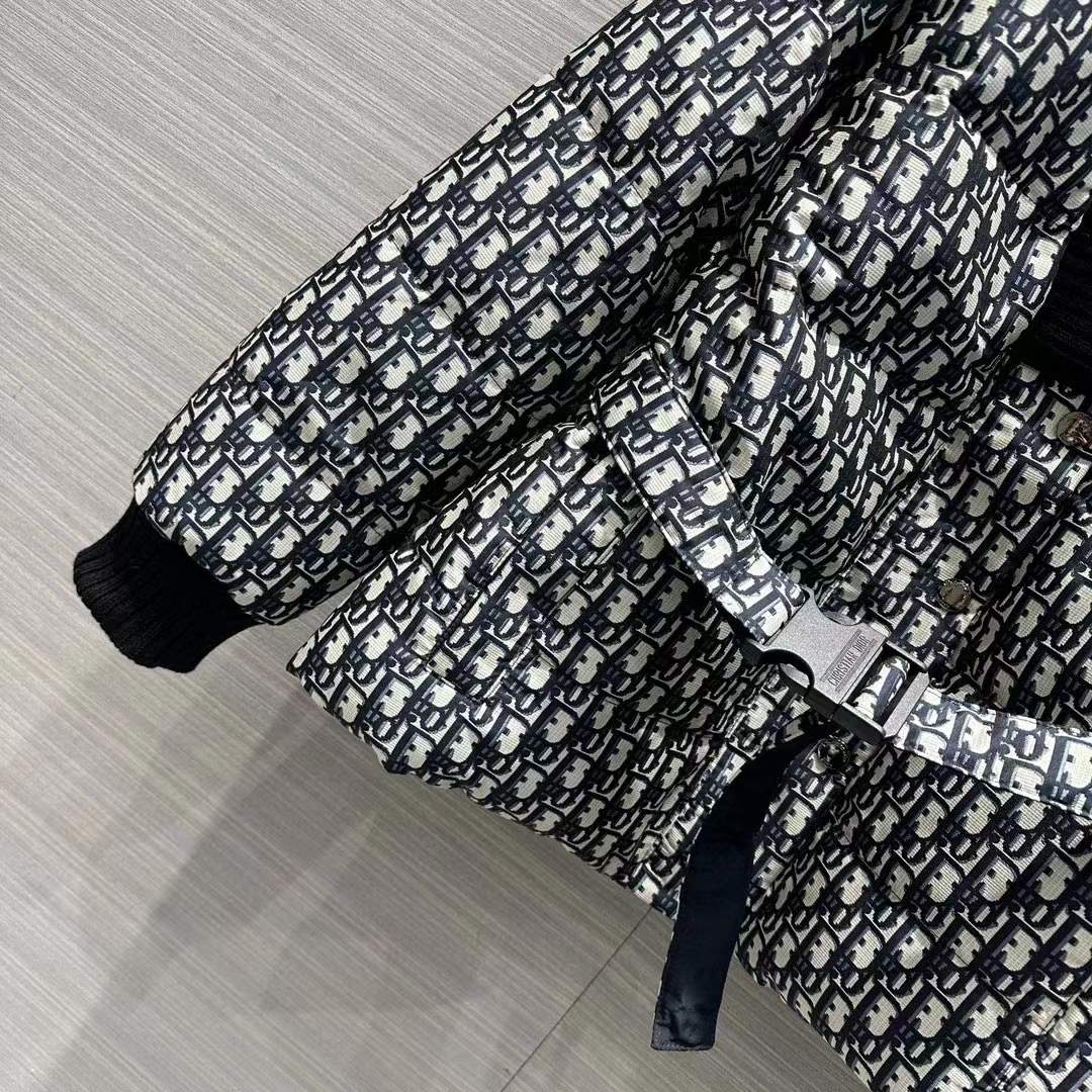 Dior Men CD DiorAlps Reversible Belted Jacket Blue Quilted Technical Taffeta Jacquard Dior Oblique Motif