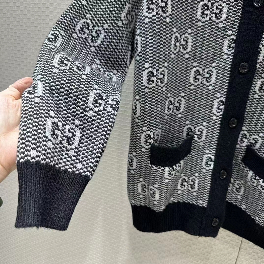 Gucci Men GG Wool Jacquard Cardigan Grey V-Neck Long Sleeves Front Pockets