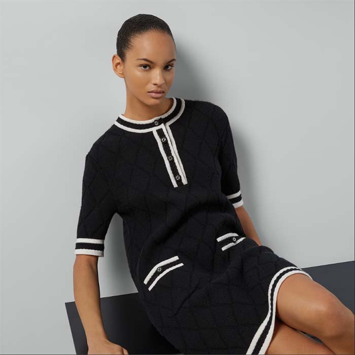 Gucci Women GG Extra Fine Wool Piquet Dress Crewneck Short Sleeves Two Front Pockets