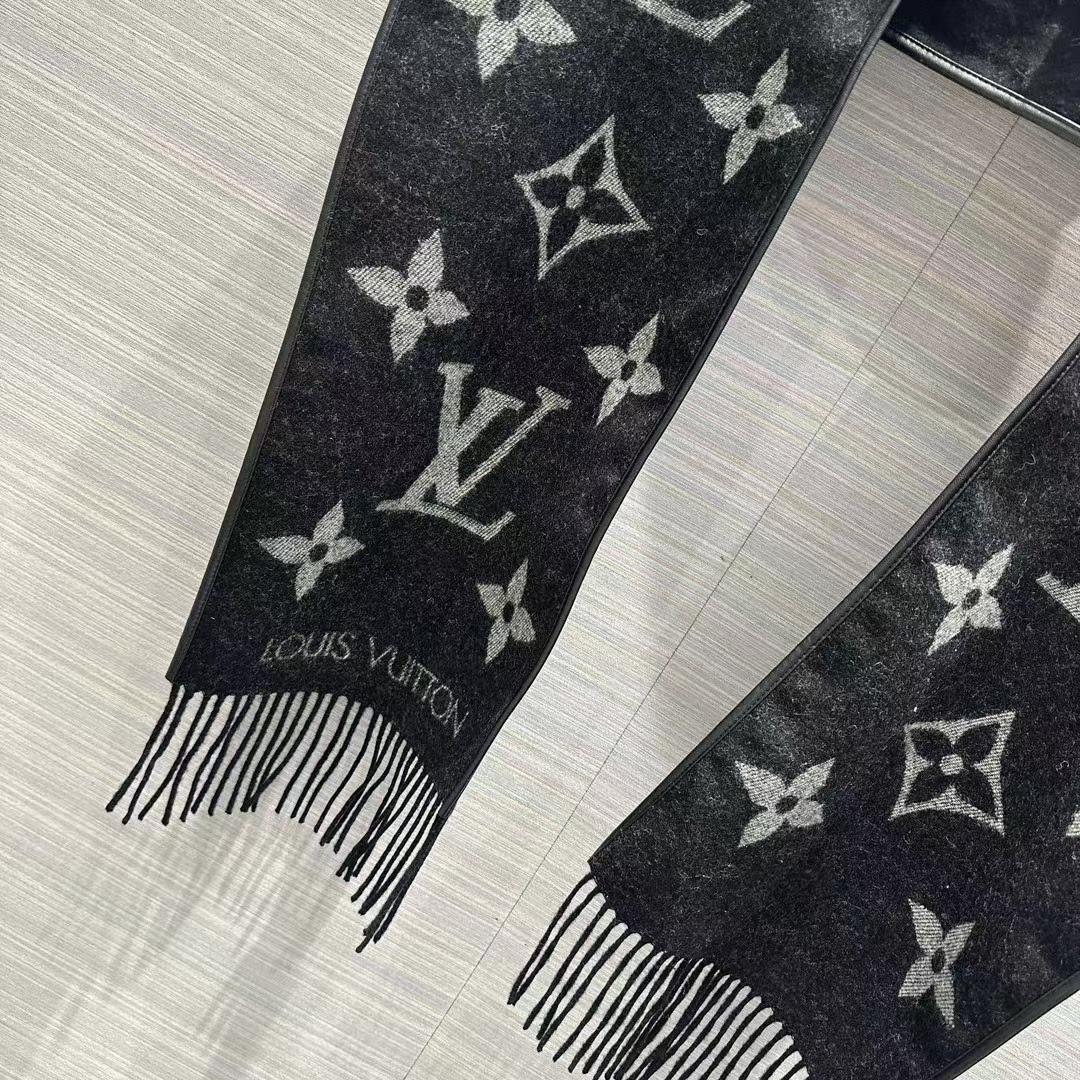 Louis Vuitton LV Unisex Fall For You Scarf Black Wool Cashmere Jacquard Weave Monogram