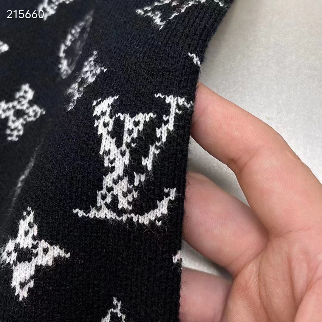 Louis Vuitton Men Lvse Monogram Degrade Crewneck Cotton Black White Slightly Loose Fit