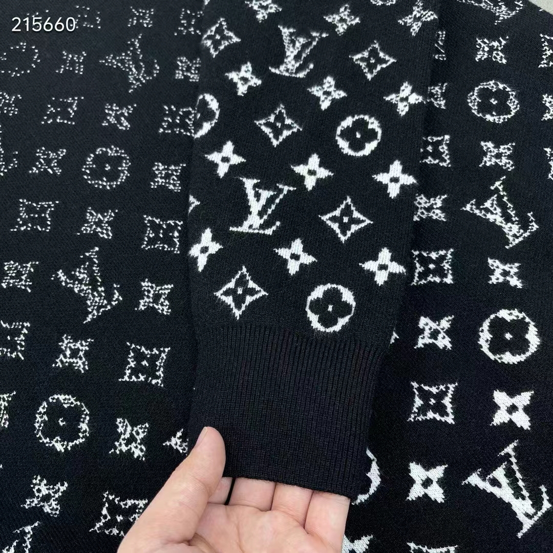 Louis Vuitton Men Lvse Monogram Degrade Crewneck Cotton Black White Slightly Loose Fit