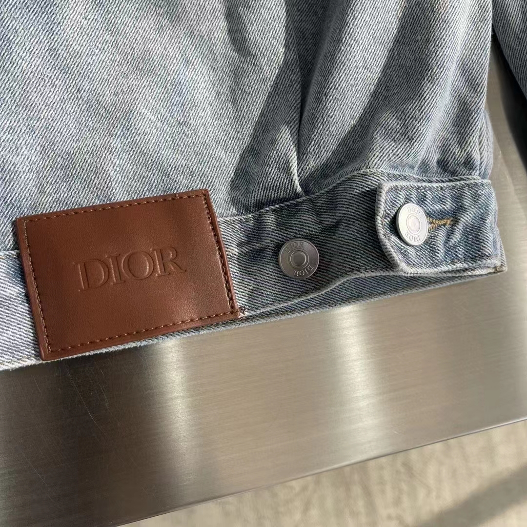 Dior Men CD MKII Jacket Light Blue Cotton Twill Laser-Faded Vintage Effect Heavy-Weight Denim