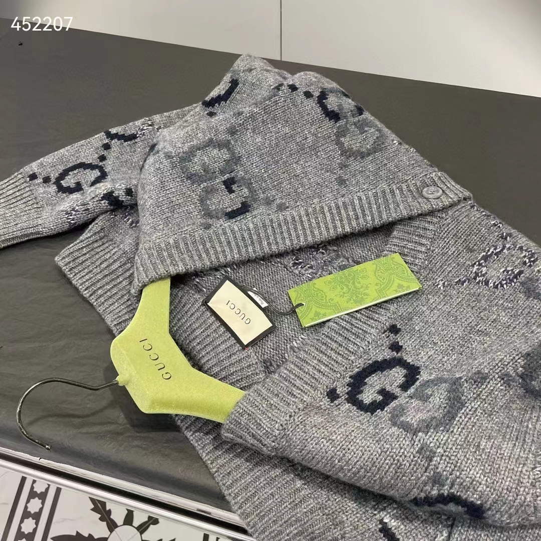 Gucci Women Wool Cardigan GG Intarsia Grey Allover V-Neck Dropped Shoulder Long Sleeves Style ‎770507 XKDSJ 1128