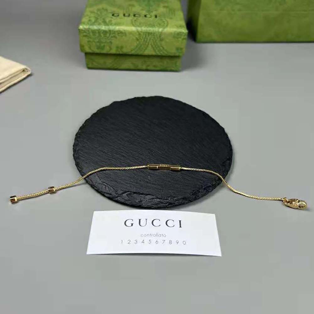 Gucci Women Link to Love Bracelet with ‘Gucci’ Bar in Yellow Gold