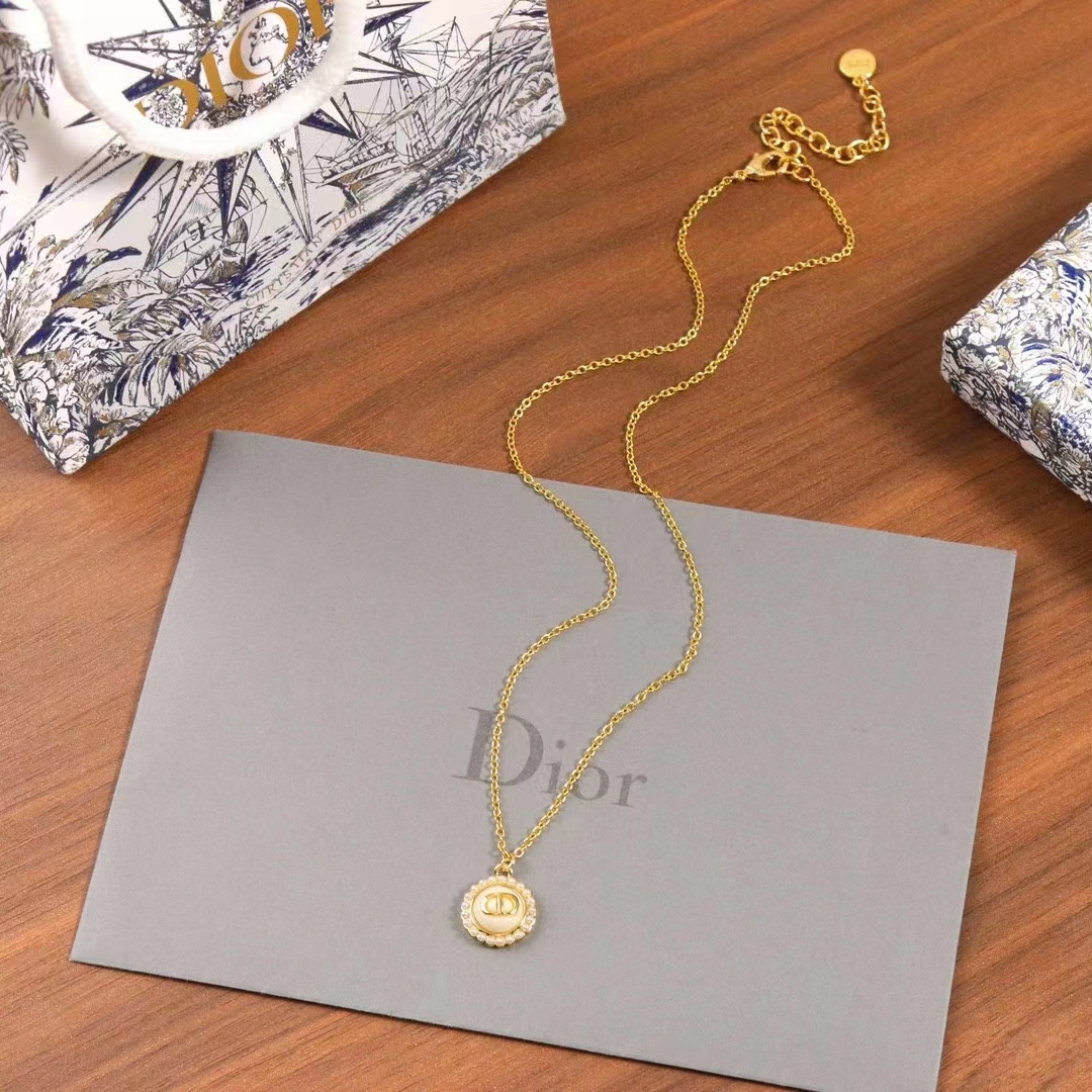 Dior Women Petit CD Baroque Necklace White Resin Pearls Latte Glass