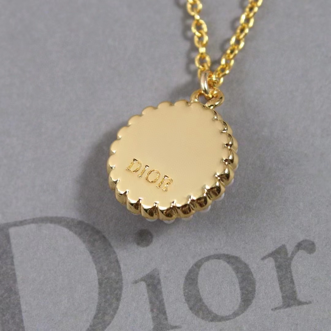 Dior Women Petit CD Baroque Necklace White Resin Pearls Latte Glass
