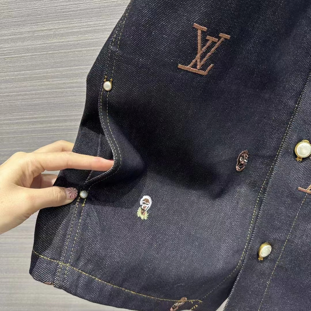 Louis Vuitton Men LV RUNWAY Embroidered Denim Overshirt Oversized Fit Indigo Cotton 1AFHVF