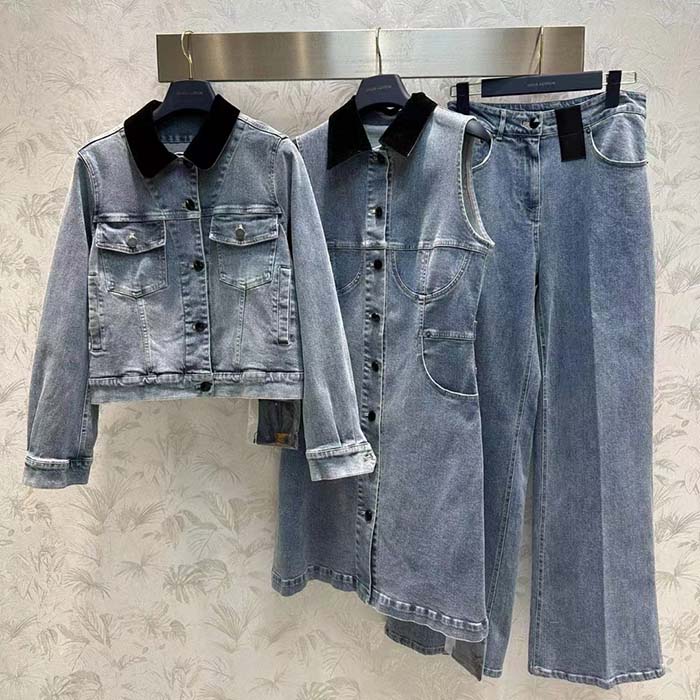 Louis Vuitton Women LV Velvet Accent Denim Jacket Cotton Blue Regular Fit 1AFEPJ