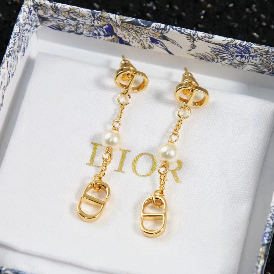 Dior Women 30 Montaigne Stud Earrings Gold-Finish Metal CD Signatures