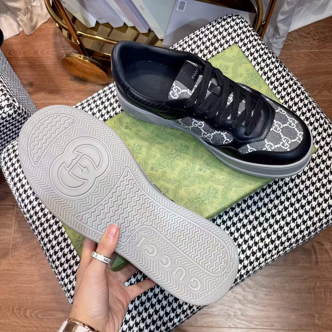 Gucci Unisex GG Sneaker Black Grey GG Supreme Canvas Mid-Heel