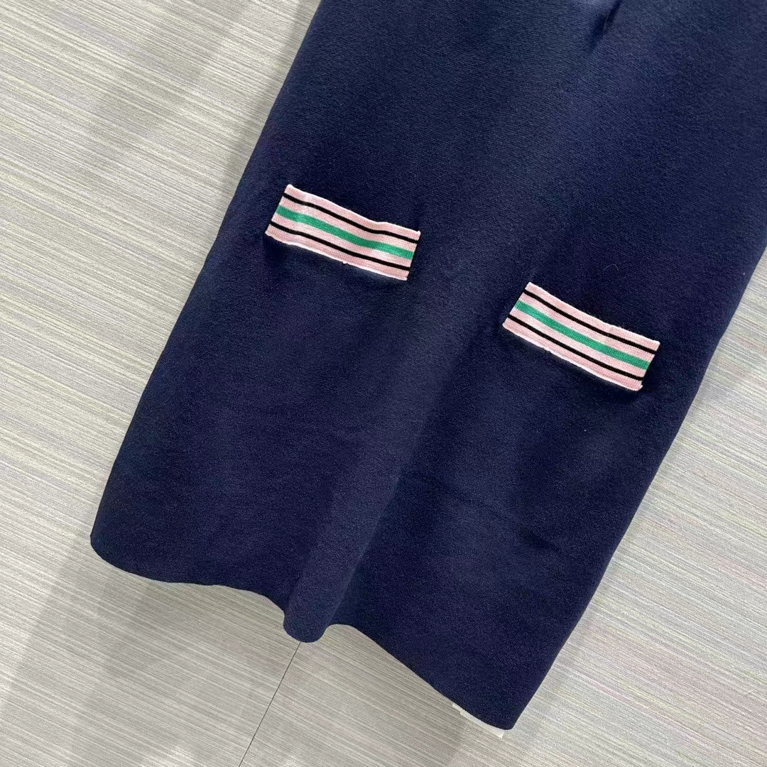 Gucci Women Fine Knit Dress Embroidery GG Heart Point Collar
