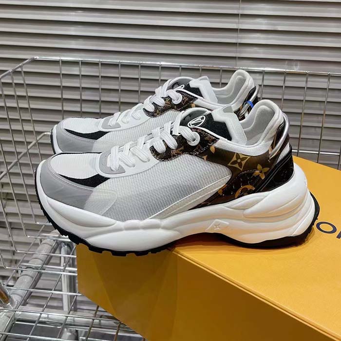 Louis Vuitton LV Unisex Run 55 Sneaker White Mix Materials 1AASDF