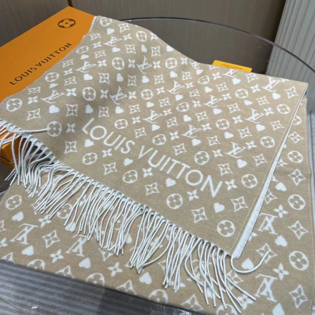 Louis Vuitton Unisex LV Game On Scarf Beige Allover Monogram M76900
