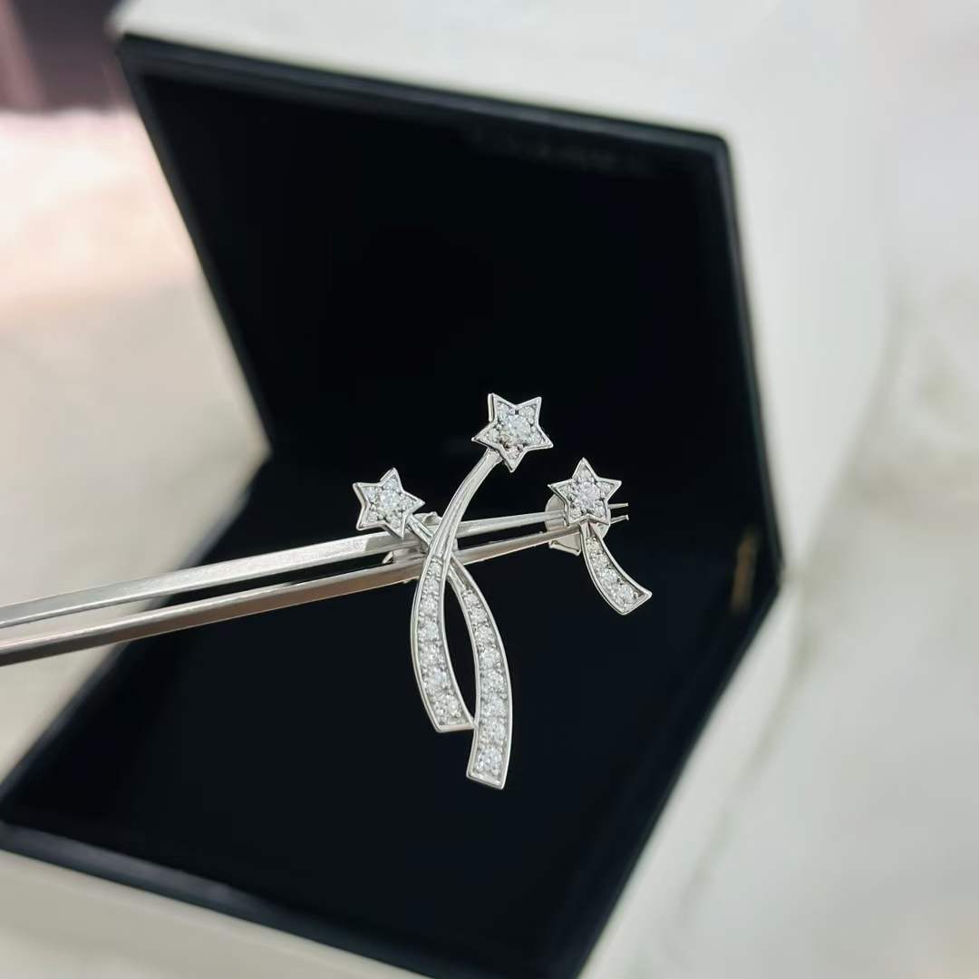 Chanel Women CC Etoile Filante Earrings 18K White Silver Diamonds