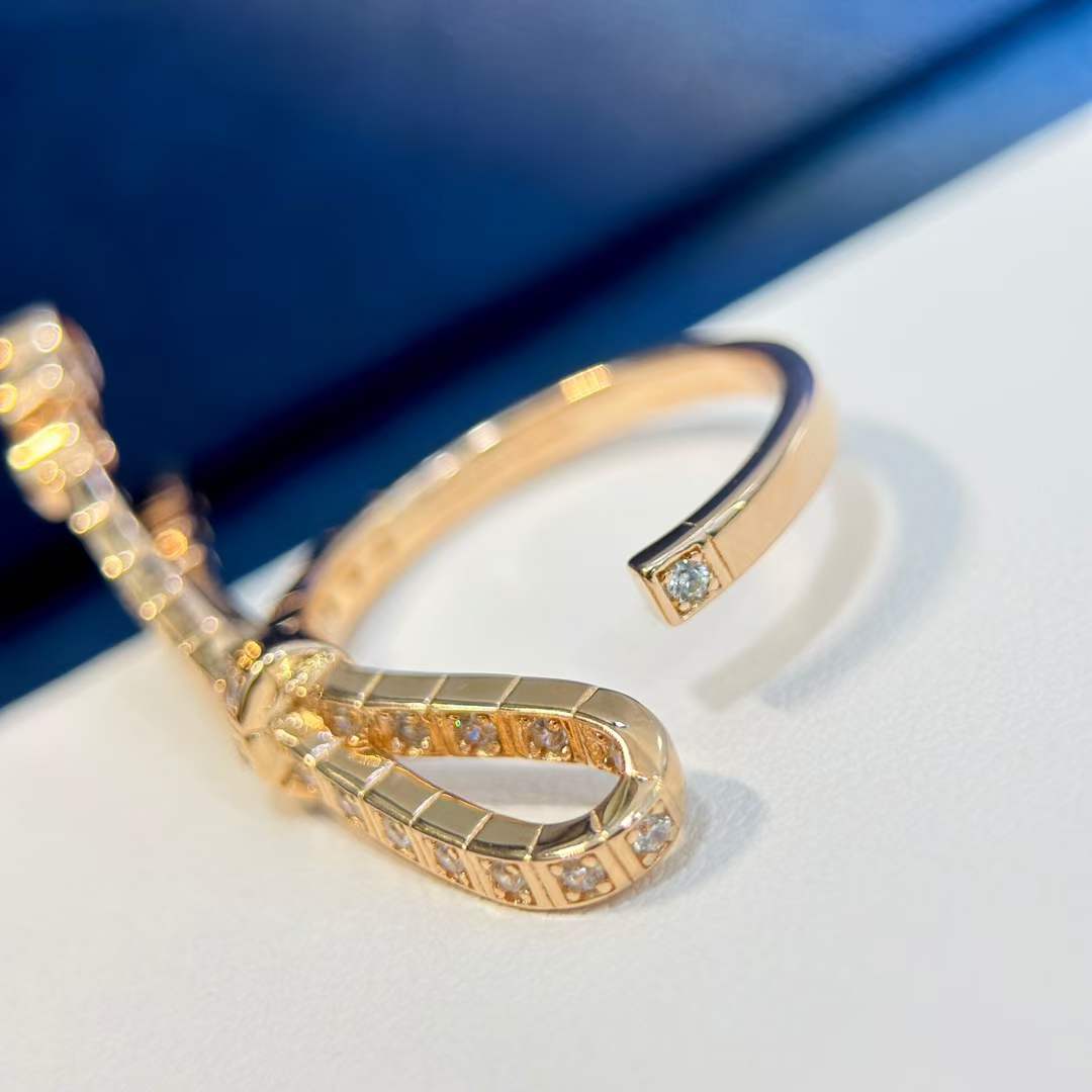Chanel Women CC Ruban Ring 18K Beige Gold Diamonds