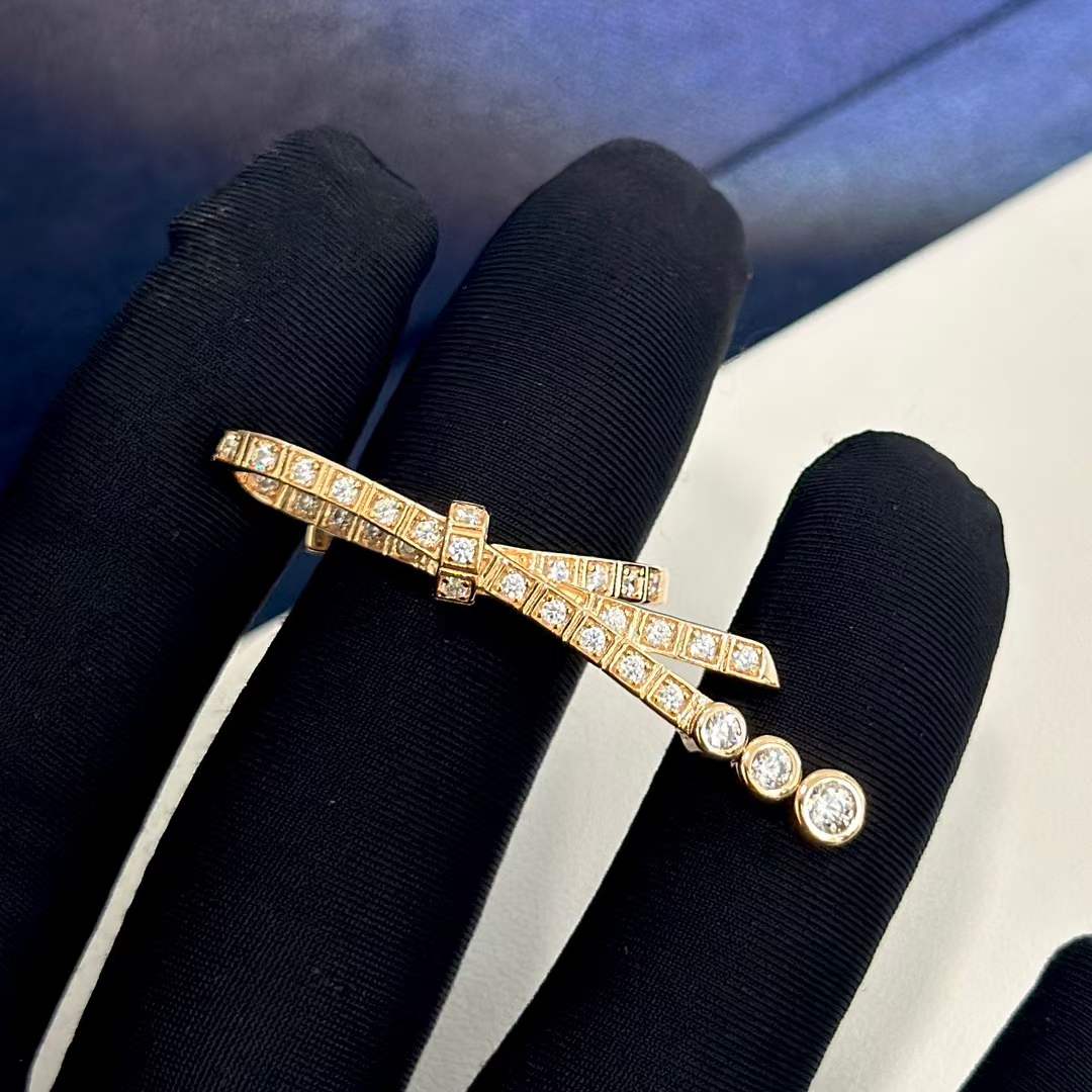 Chanel Women CC Ruban Ring 18K Beige Gold Diamonds