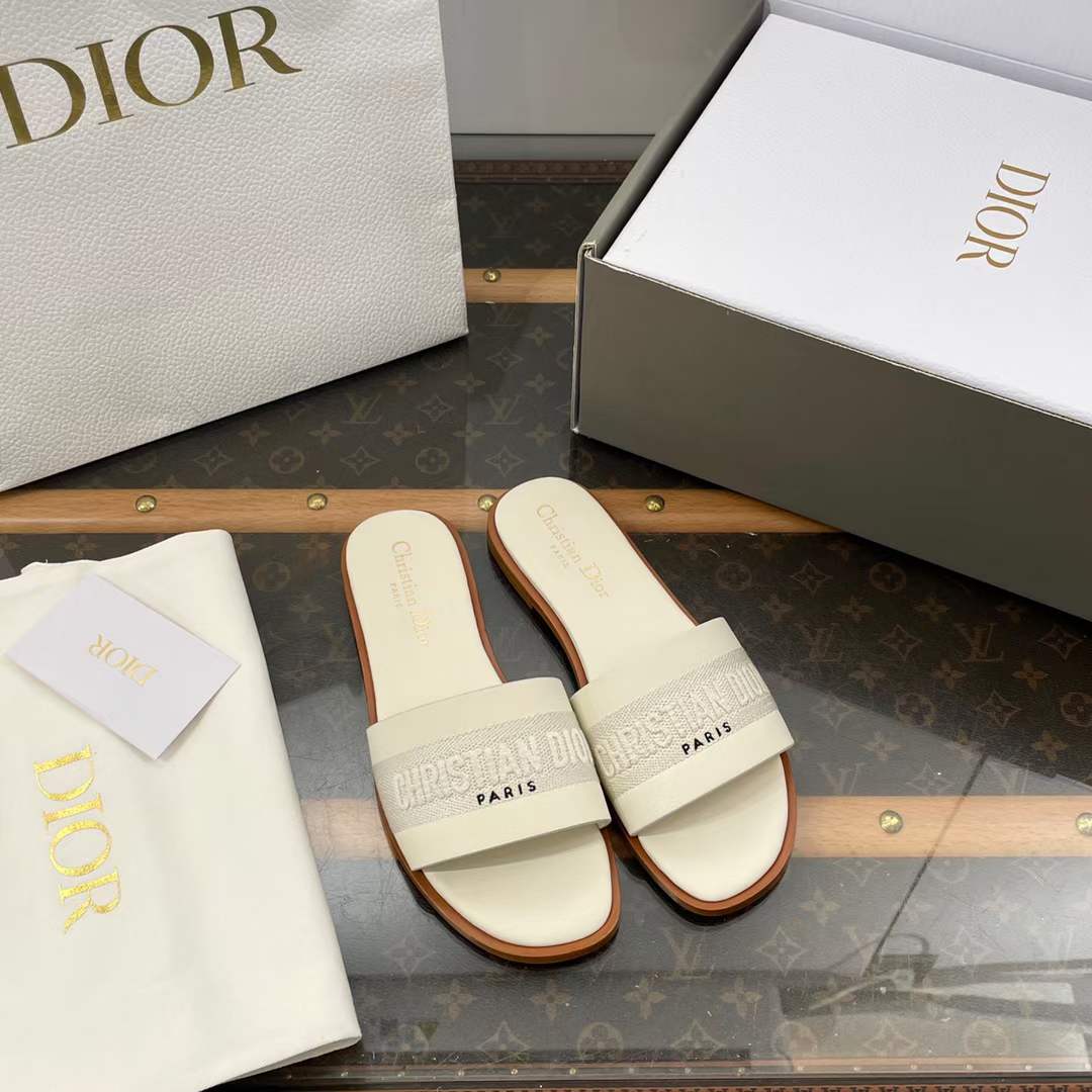 Dior Unisex CD Dway Slide White Calfskin Embroidered Cotton