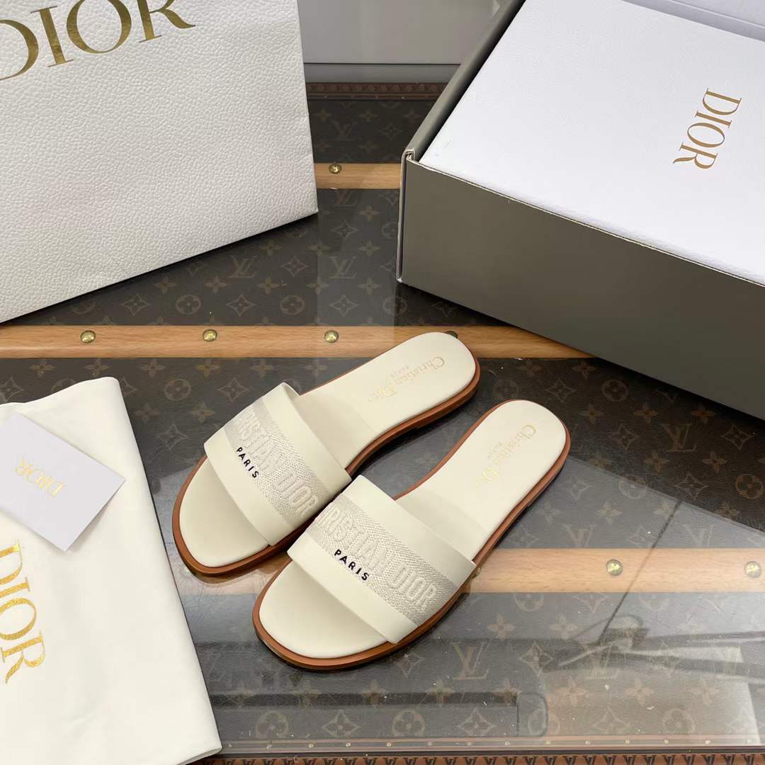 Dior Unisex CD Dway Slide White Calfskin Embroidered Cotton