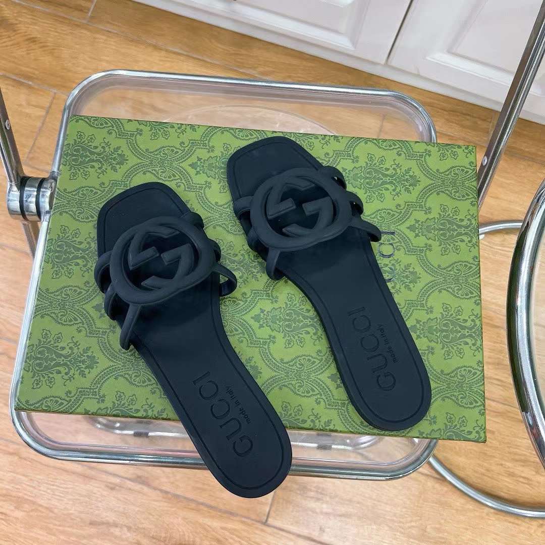 Gucci Unisex GG Interlocking G Slide Sandal Black Rubber Flat