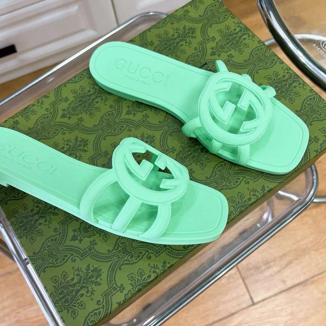 Gucci Unisex GG Interlocking G Slide Sandal Pale Green Rubber Flat