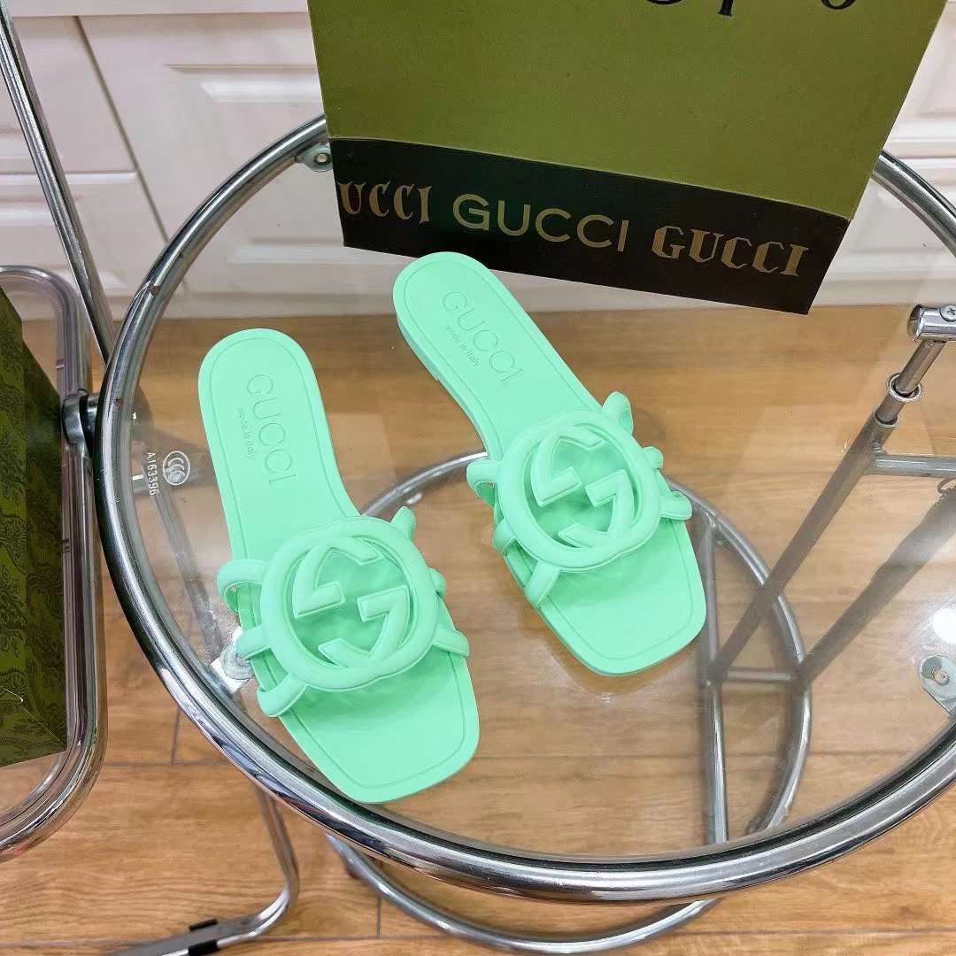 Gucci Unisex GG Interlocking G Slide Sandal Pale Green Rubber Flat