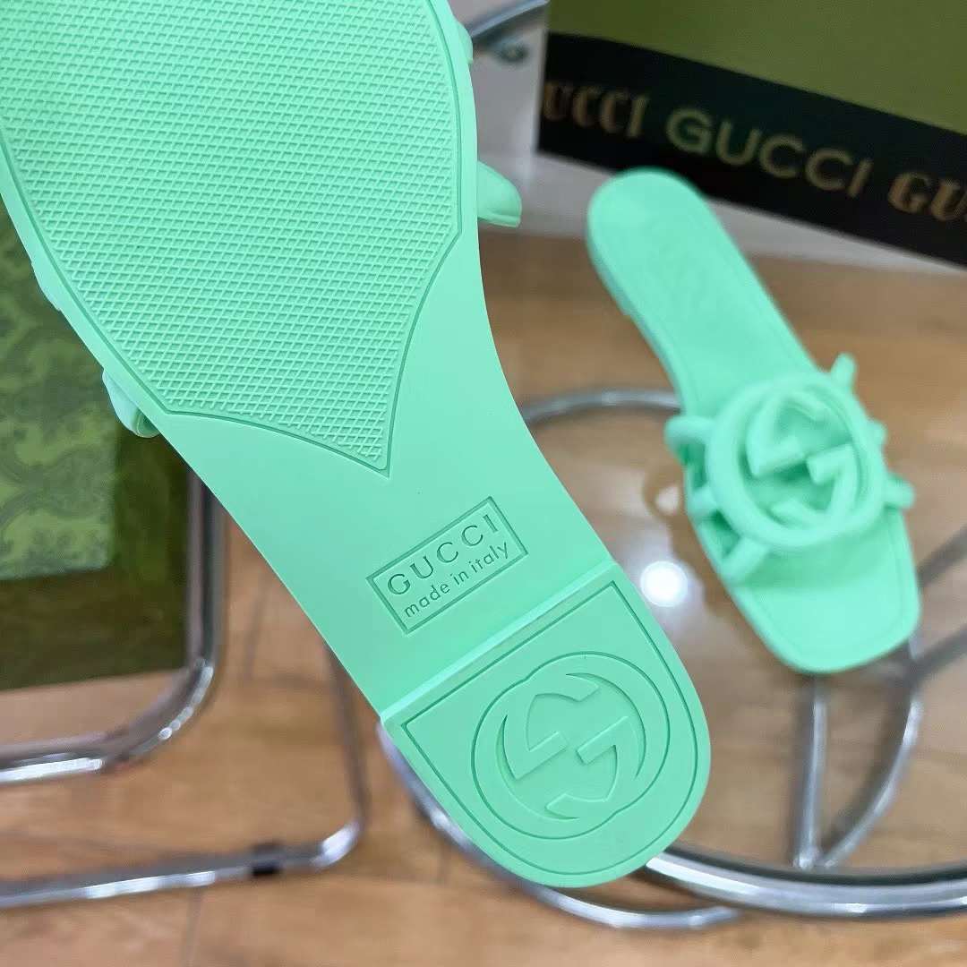 Gucci Unisex GG Interlocking G Slide Sandal Pale Green Rubber Flat