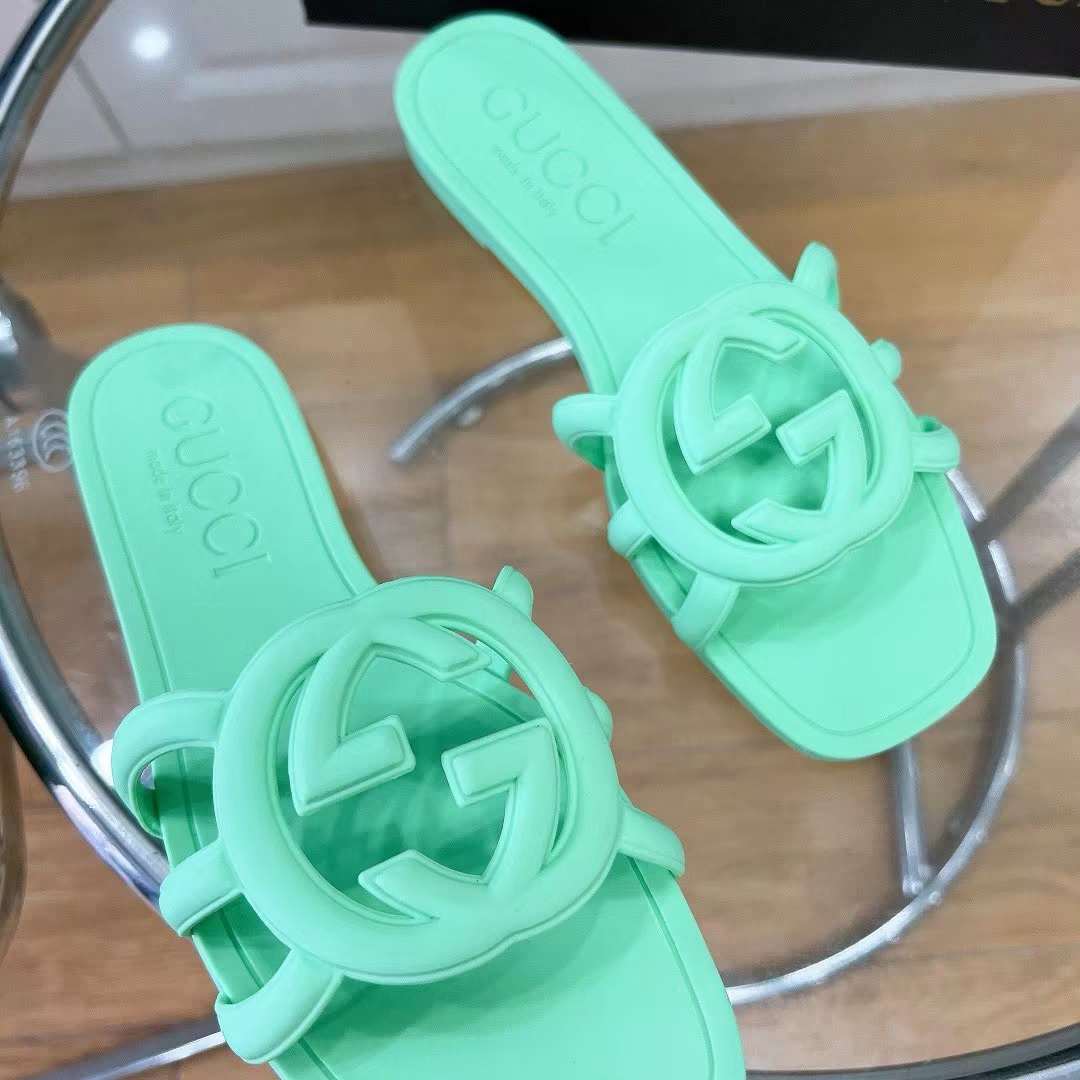 Gucci Unisex GG Interlocking G Slide Sandal Pale Green Rubber Flat