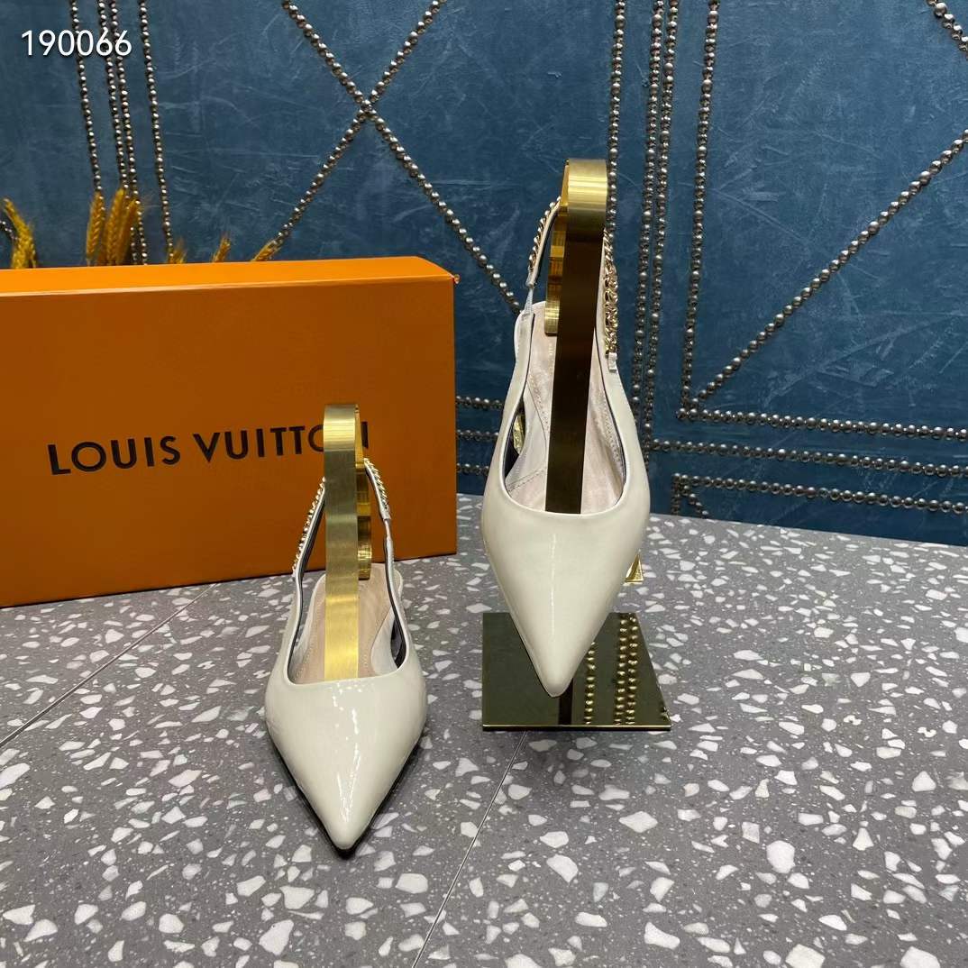Gucci Women GG Gucci Signoria Ballet Flat White Patent Leather Pointed Toe