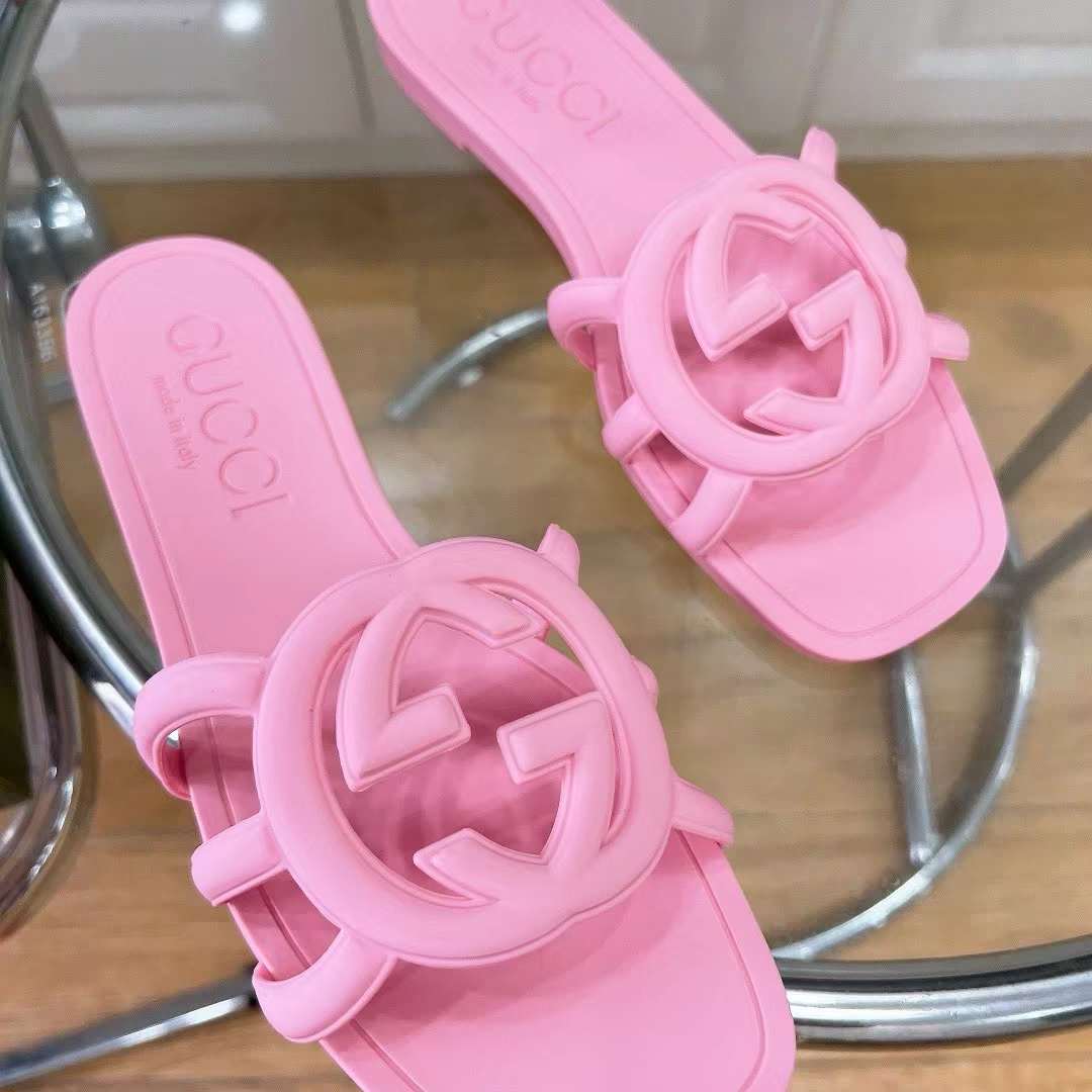 Gucci Women GG Interlocking G Slide Sandal Pink Rubber Flat