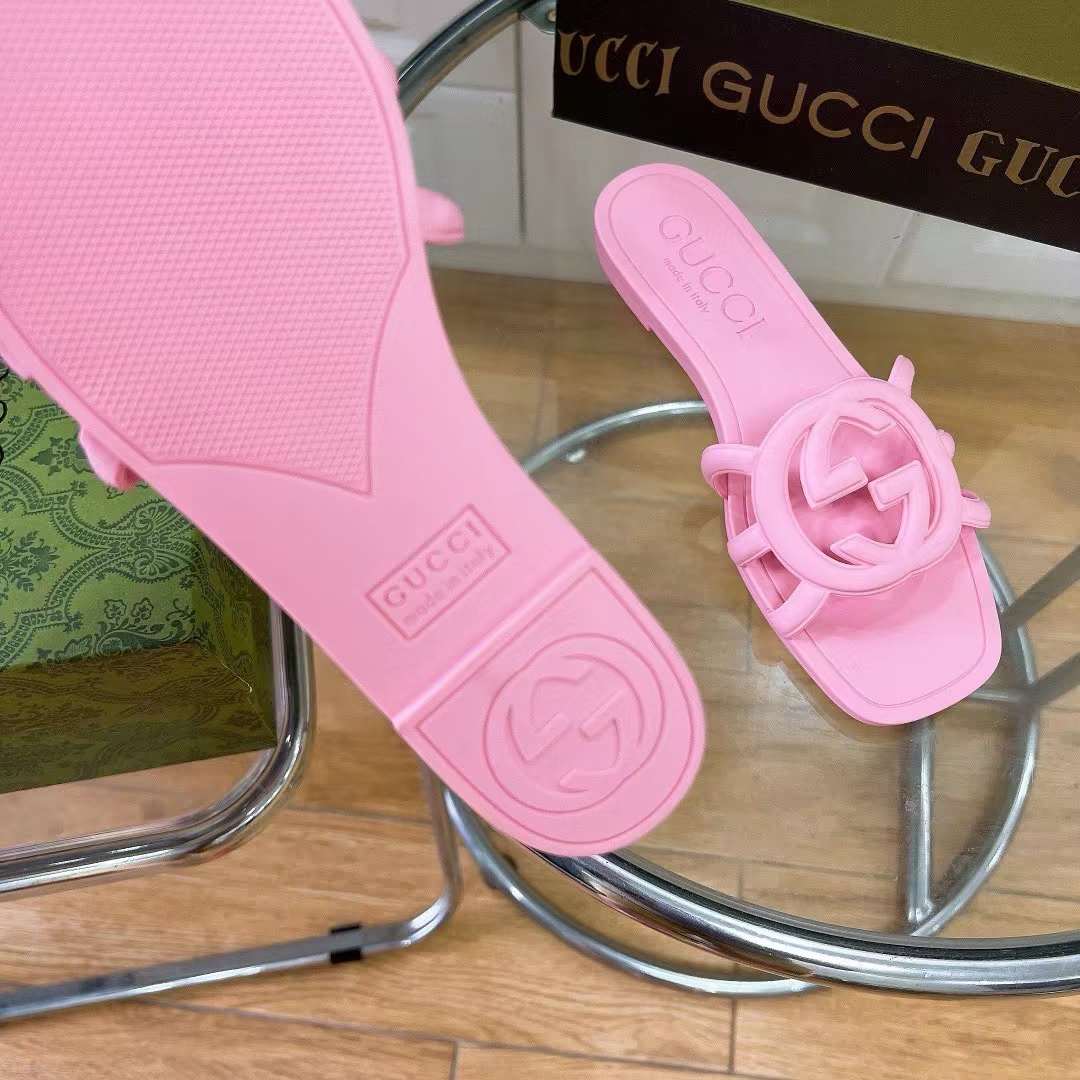 Gucci Women GG Interlocking G Slide Sandal Pink Rubber Flat