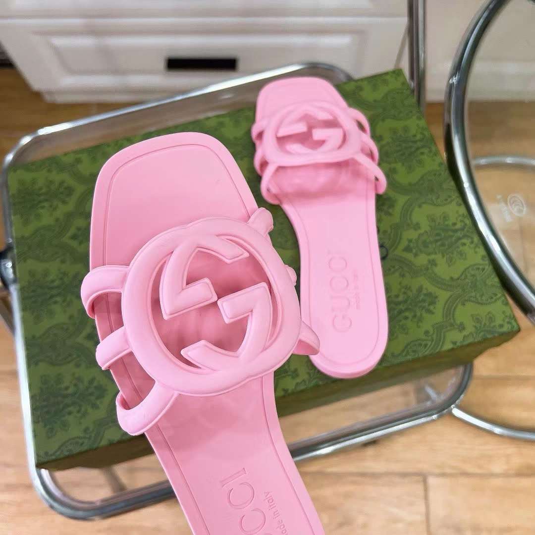 Gucci Women GG Interlocking G Slide Sandal Pink Rubber Flat