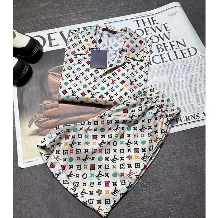 Louis Vuitton Men LV Monogram Printed Short-Sleeved Silk Shirt Relaxed Fit 1AFQ27