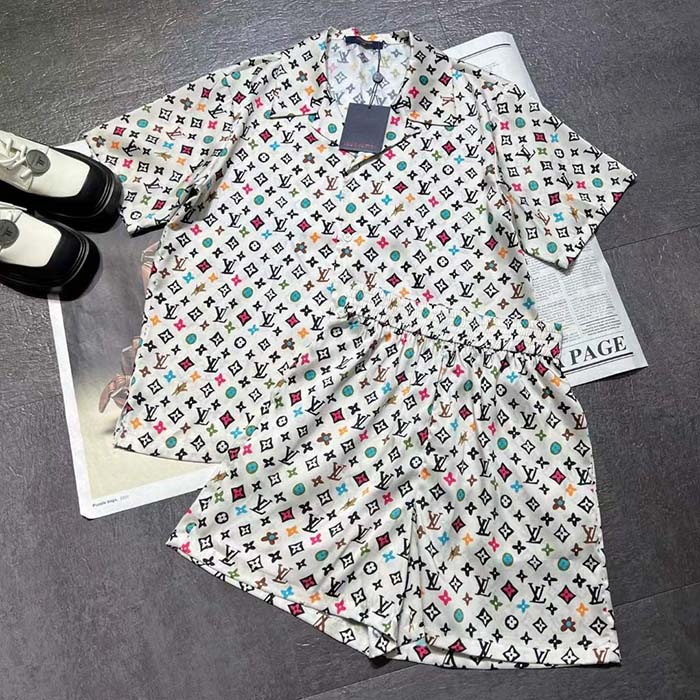 Louis Vuitton Men LV Monogram Printed Short-Sleeved Silk Shirt Relaxed Fit 1AFQ27