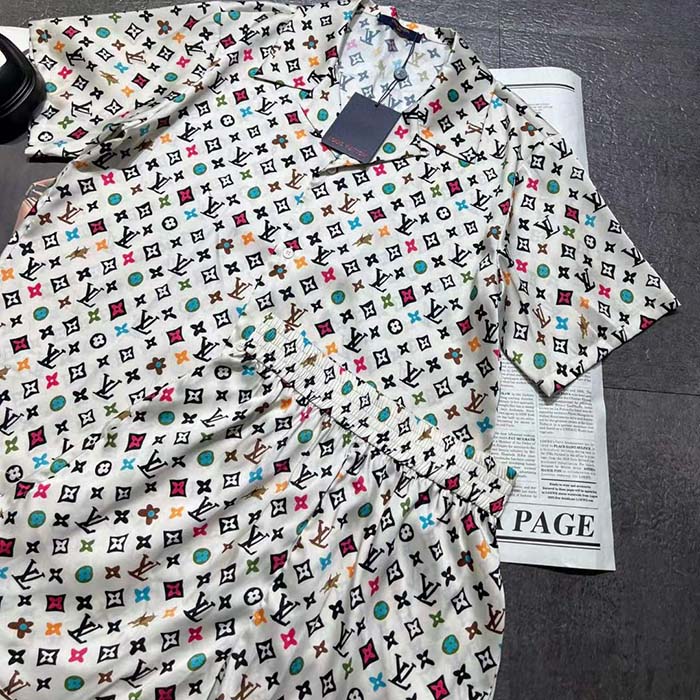 Louis Vuitton Men LV Monogram Printed Short-Sleeved Silk Shirt Relaxed Fit 1AFQ27